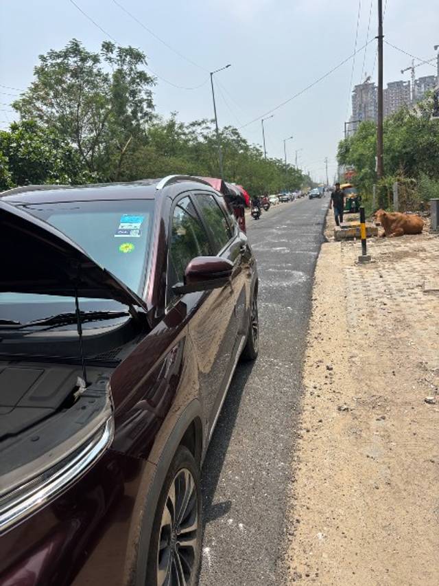 https://images10.gaadi.com/usedgaadi-sellcar/UsedCar/e591d7dea/6ddaa29f-7f09-4d2c-b23f-c73dd3b5542c.jpeg?imwidth=6402