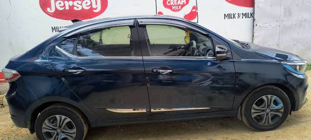 https://images10.gaadi.com/usedgaadi-sellcar/UsedCar/e5921420a/98c145d6-8b7c-4624-8680-b3da3525d01f.jpg?imwidth=6401