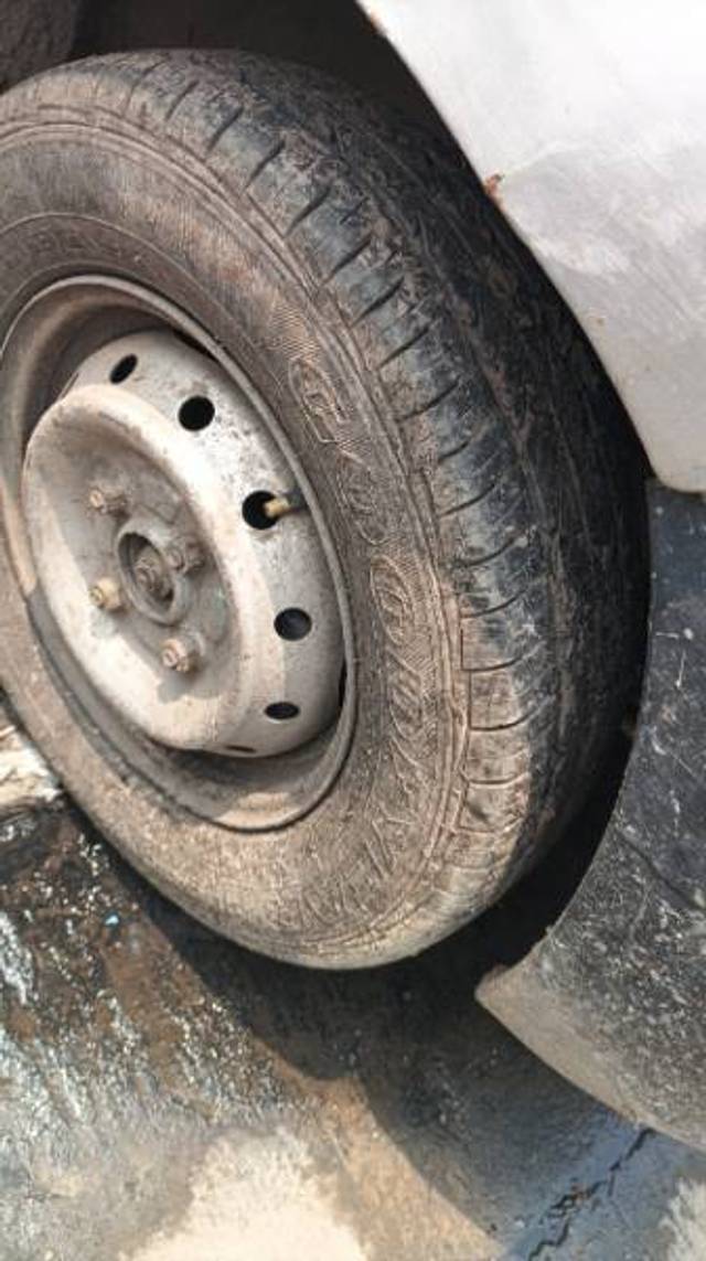 https://images10.gaadi.com/usedgaadi-sellcar/UsedCar/e59218f8a/c39d1111-e2ea-44eb-b09e-d3ce855e690c.jpeg?imwidth=6401
