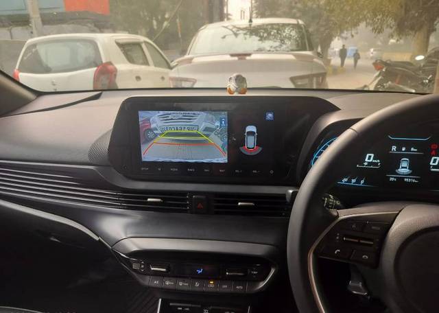 https://images10.gaadi.com/usedgaadi-sellcar/UsedCar/e592602aa/e403fbb4-91aa-4ba1-8aec-5683009a8552.jpg?imwidth=6401