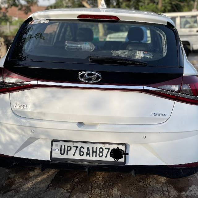 https://images10.gaadi.com/usedgaadi-sellcar/UsedCar/e5926ec7a/1fae9447-f4d6-4e9c-98fa-19e0ebf6c1f1.jpeg?imwidth=6402