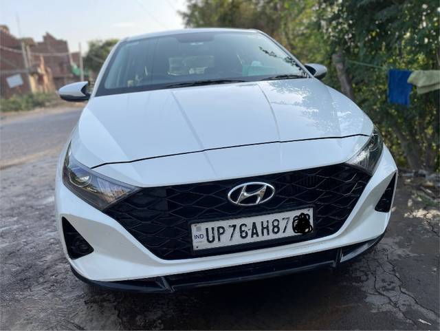 https://images10.gaadi.com/usedgaadi-sellcar/UsedCar/e5926ec7a/6f3f6b42-7f79-440f-bfdc-e37b2d3ebbe6.jpeg?imwidth=6400