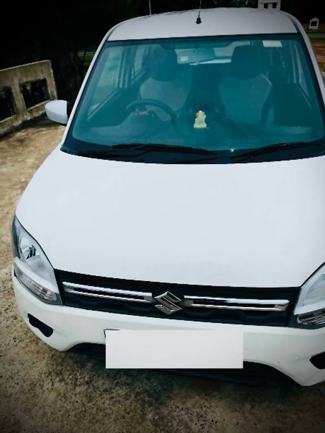 https://images10.gaadi.com/usedgaadi-sellcar/UsedCar/e592bb1ba/25463af3-d7e3-4799-affb-b11a351e9e8a.jpeg?imwidth=6401