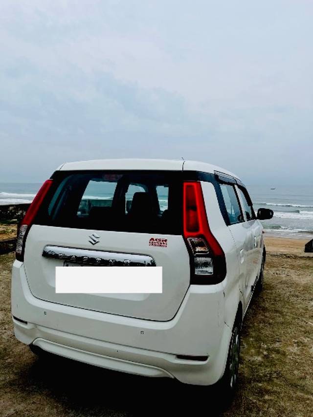 https://images10.gaadi.com/usedgaadi-sellcar/UsedCar/e592bb1ba/971750c1-face-4fc8-821d-35e869b5d573.jpeg?imwidth=6400