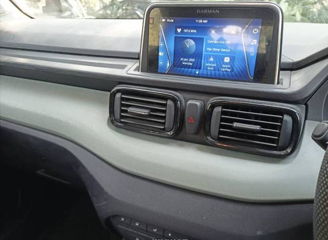 https://images10.gaadi.com/usedgaadi-sellcar/UsedCar/e592d642a/04c9b6dc-1241-4192-9517-fd9f84932c99.jpg?imwidth=6401