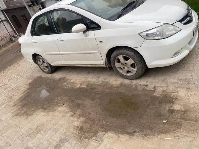 https://images10.gaadi.com/usedgaadi-sellcar/UsedCar/e592dd4ca/147f0ae6-ed81-45c8-b12c-0772090cce01.jpeg?imwidth=6400