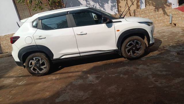 https://images10.gaadi.com/usedgaadi-sellcar/UsedCar/e592e73da/457941f7-43b3-480b-a7b3-c006c49a973f.jpg?imwidth=6402