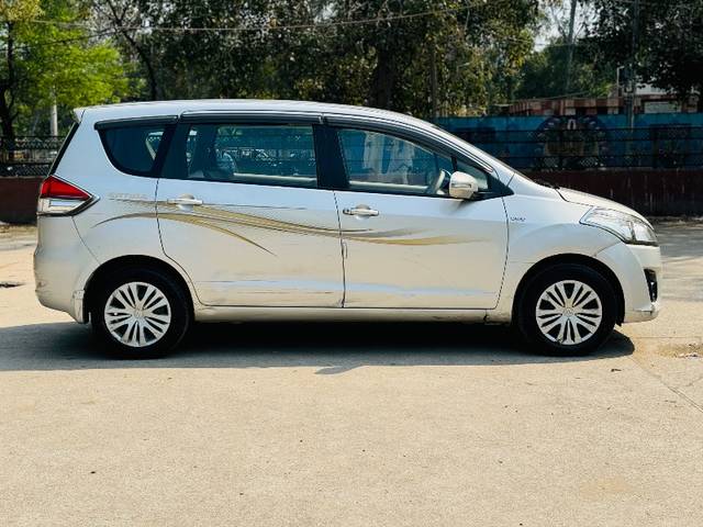 https://images10.gaadi.com/usedgaadi-sellcar/UsedCar/e592f993a/4abe1f2d-336d-43ac-88f7-48019cf203e9.jpeg?imwidth=6401