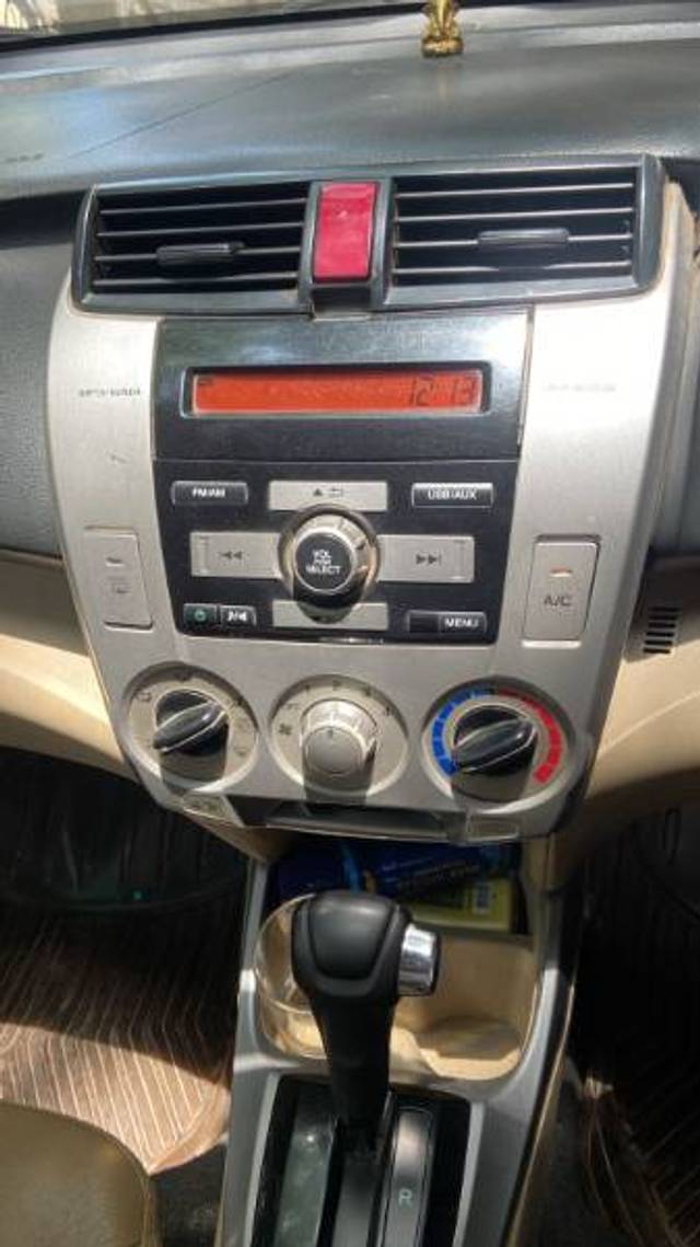 https://images10.gaadi.com/usedgaadi-sellcar/UsedCar/e5931f3fa/122750bc-0de9-4003-9b4a-07ec52c76780.jpg?imwidth=6402