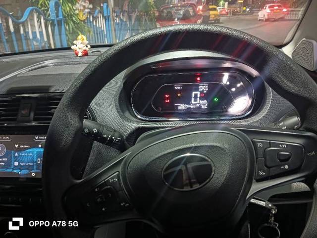 https://images10.gaadi.com/usedgaadi-sellcar/UsedCar/e59332daa/5d93b6f7-2fc3-4721-8b8b-0cc835bc15e7.jpg?imwidth=6402