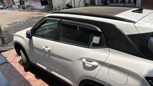 https://images10.gaadi.com/usedgaadi-sellcar/UsedCar/e5935184a/e8fd6f3f-8083-4768-93ac-c0e9f8cb80ec.jpeg?imwidth=6402