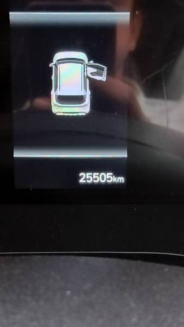 https://images10.gaadi.com/usedgaadi-sellcar/UsedCar/e5938202a/1523af0a-e983-4474-ae46-167b43a76f86.jpg?imwidth=6401