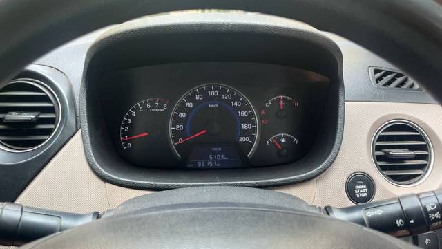 https://images10.gaadi.com/usedgaadi-sellcar/UsedCar/e59394eca/9b908f06-95a4-4033-bf70-936c80336b7f.jpg?imwidth=6402