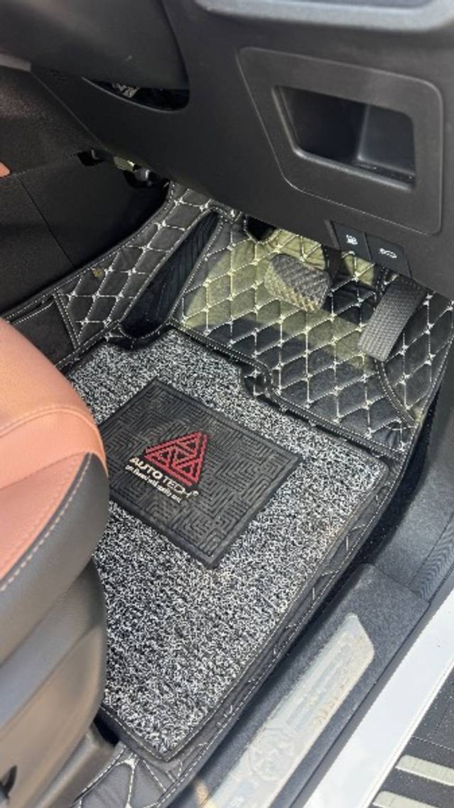 https://images10.gaadi.com/usedgaadi-sellcar/UsedCar/e593c4e8a/8f9a3d61-0098-4932-8a2e-87e25b70bc4d.jpeg?imwidth=6402