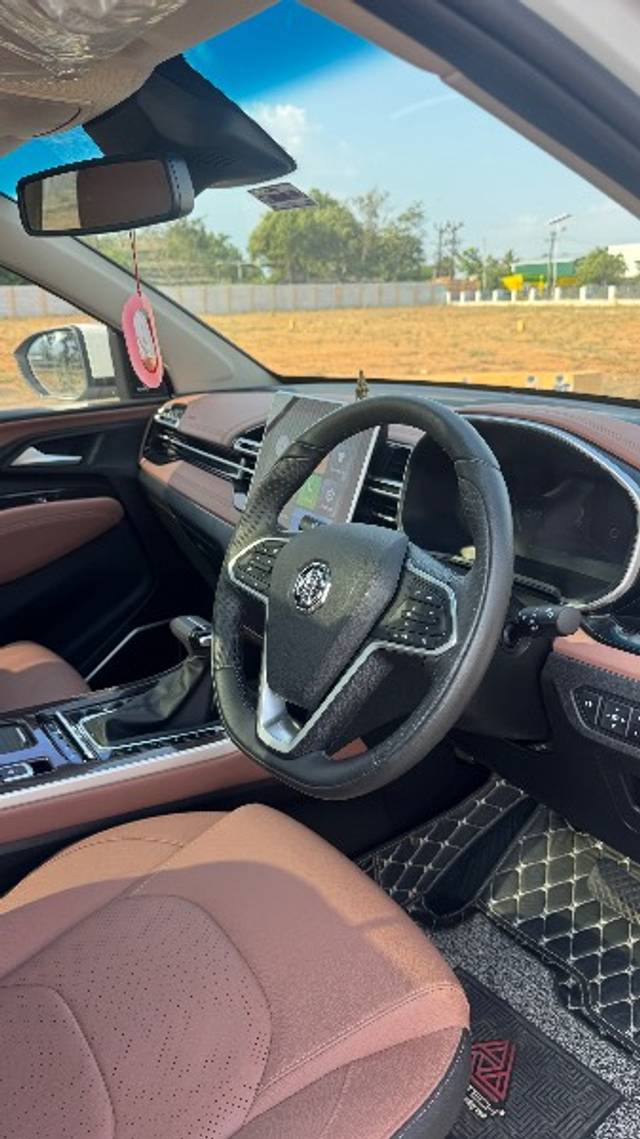 https://images10.gaadi.com/usedgaadi-sellcar/UsedCar/e593c4e8a/96b19ab5-9688-42e2-8877-3515ce40d8e0.jpeg?imwidth=6401