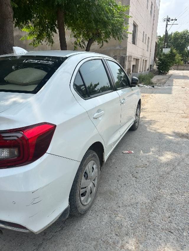 https://images10.gaadi.com/usedgaadi-sellcar/UsedCar/e593e070a/3c2d3601-bafa-481a-ab74-3c91a2fde1fb.jpeg?imwidth=6401