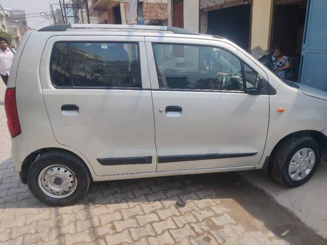 https://images10.gaadi.com/usedgaadi-sellcar/UsedCar/e594192ba/134b75e0-a05a-4de6-8985-a10a9ff5d411.jpg?imwidth=6401