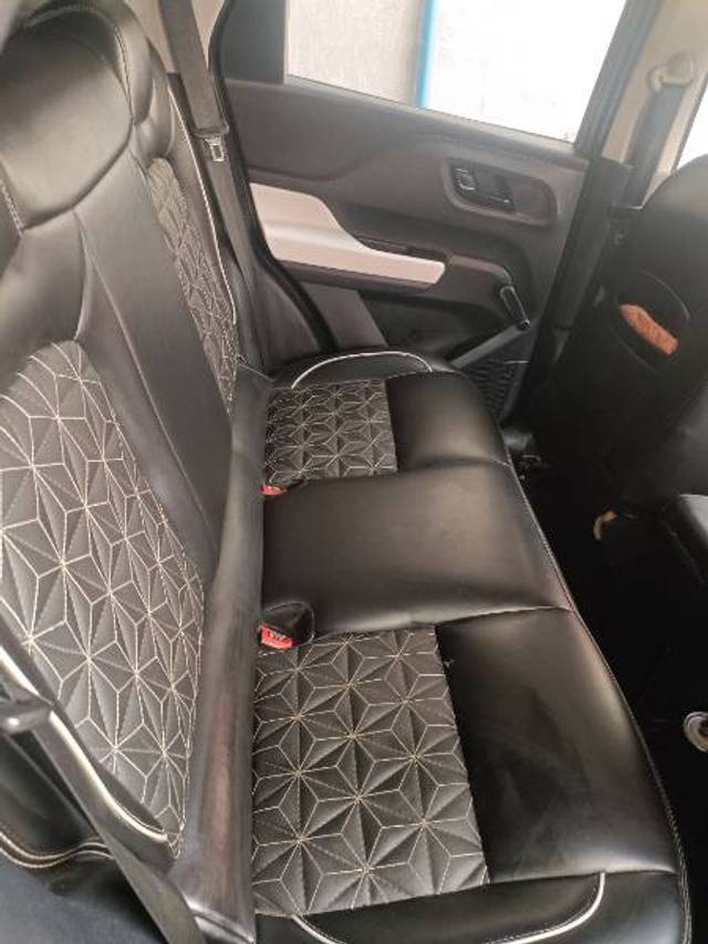 https://images10.gaadi.com/usedgaadi-sellcar/UsedCar/e594770fa/122f2756-30d9-4eb0-8123-2c20a6b87c39.jpg?imwidth=6401