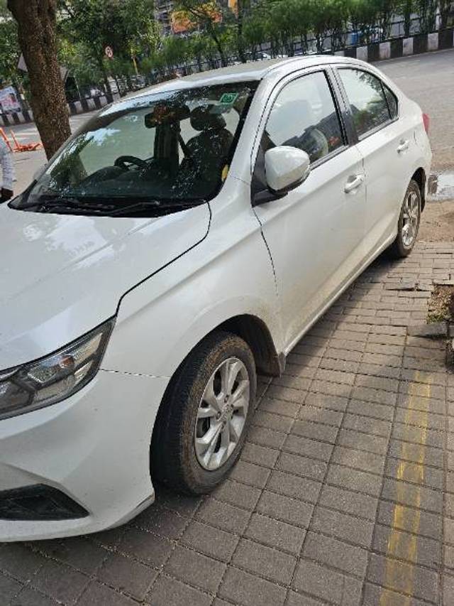 https://images10.gaadi.com/usedgaadi-sellcar/UsedCar/e594ace1a/6584cd0b-c68d-41e0-935c-ad0f1e2dde71.jpg?imwidth=6401