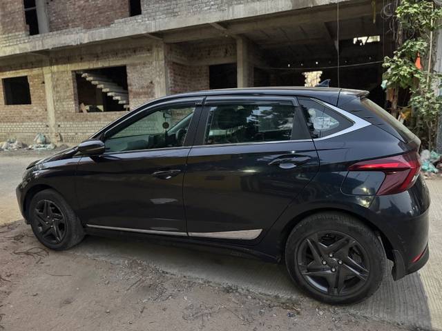https://images10.gaadi.com/usedgaadi-sellcar/UsedCar/e594c1dca/9300b622-6c29-487f-884e-b9b65f9e97fe.jpeg?imwidth=6401