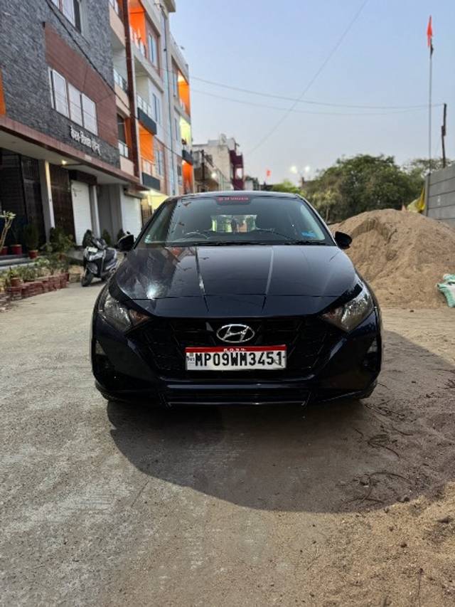 https://images10.gaadi.com/usedgaadi-sellcar/UsedCar/e594c1dca/cfd8d2f9-7d1d-420b-a3a7-98d3756254af.jpeg?imwidth=6400