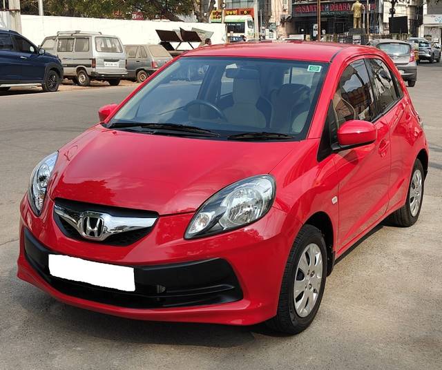 https://images10.gaadi.com/usedgaadi-sellcar/UsedCar/e594ec93a/e2ea9e6b-cb2f-4678-856f-ecc650fa3090.jpg?imwidth=6401