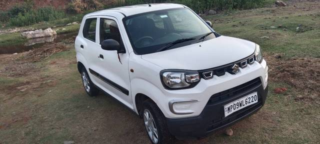 https://images10.gaadi.com/usedgaadi-sellcar/UsedCar/e5953bf5a/2dd7e3ed-f4e0-466d-a554-d17e396b7fdd.jpg?imwidth=6400