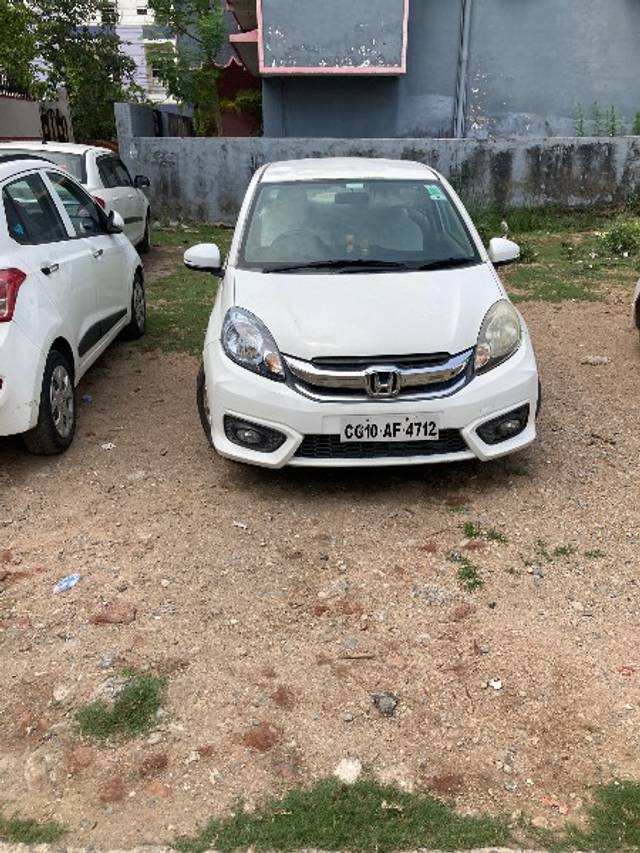 https://images10.gaadi.com/usedgaadi-sellcar/UsedCar/e5954033a/900bf088-c75e-4948-b924-af2a2ed8dfc4.jpg?imwidth=6400