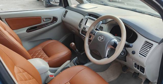 https://images10.gaadi.com/usedgaadi-sellcar/UsedCar/e5954ad8a/f089d38d-aacb-4593-bdce-59f6c5f401d7.jpg?imwidth=6402