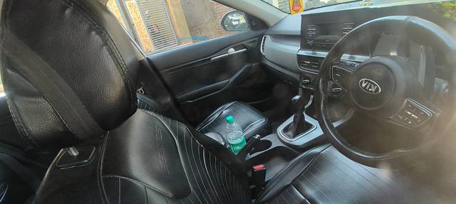 https://images10.gaadi.com/usedgaadi-sellcar/UsedCar/e5955678a/88cf59a2-87b2-463b-85e8-d2f33637cb07.jpg?imwidth=6401