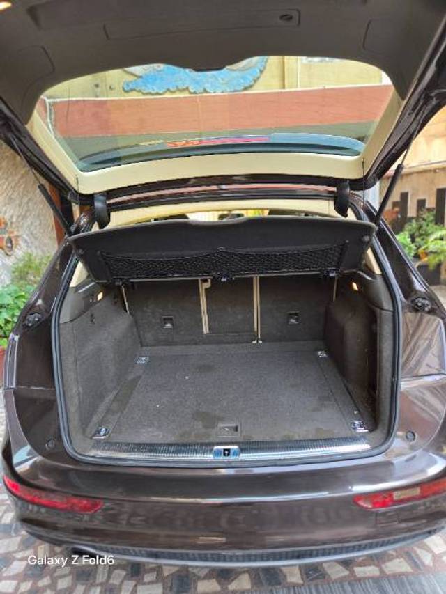 https://images10.gaadi.com/usedgaadi-sellcar/UsedCar/e5956160a/b2a1252f-3908-44ca-a497-cef1317fc657.jpg?imwidth=6402