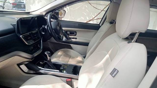 https://images10.gaadi.com/usedgaadi-sellcar/UsedCar/e59586daa/60122a5c-852c-46dd-bcc4-64fc767cb0d3.jpg?imwidth=6402