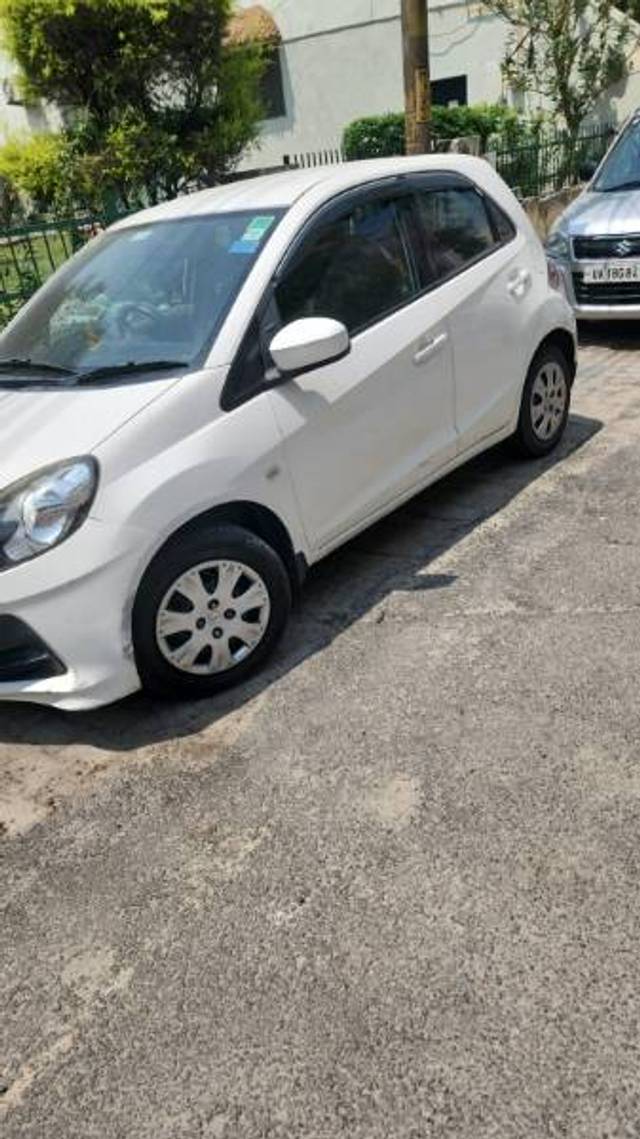 https://images10.gaadi.com/usedgaadi-sellcar/UsedCar/e595a1a3a/e3f5320a-e0ae-4cc4-8f90-43f964d4c12c.jpg?imwidth=6401