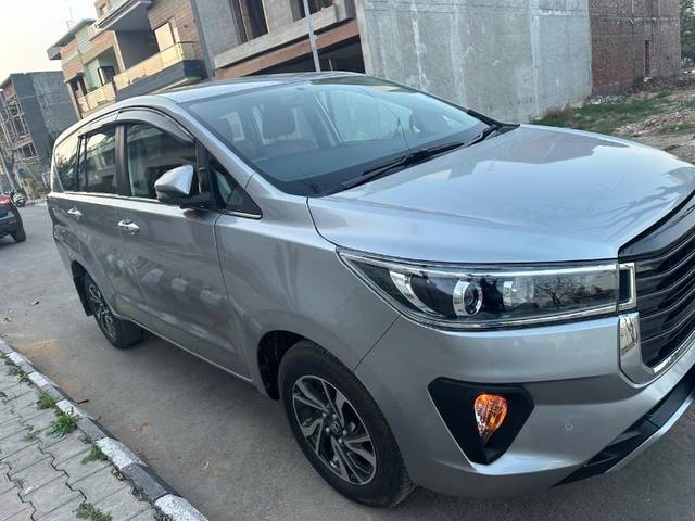 https://images10.gaadi.com/usedgaadi-sellcar/UsedCar/e595d279a/a8fa9cdc-370d-4c4e-bcaa-140be2cfebc9.jpeg?imwidth=6400