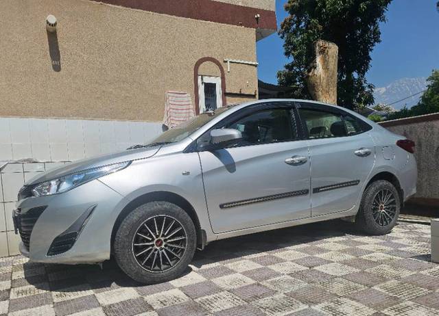 https://images10.gaadi.com/usedgaadi-sellcar/UsedCar/e5960d99a/b4514ba7-d720-48c4-bb23-3b22382af029.jpg?imwidth=6400