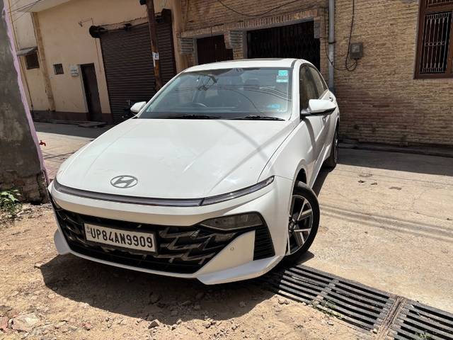 https://images10.gaadi.com/usedgaadi-sellcar/UsedCar/e5966be8a/2410626d-cadf-4b11-8375-88aae98fee90.jpeg?imwidth=6400