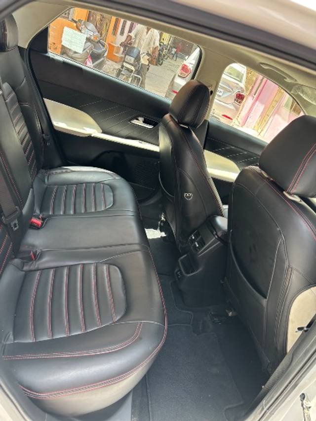https://images10.gaadi.com/usedgaadi-sellcar/UsedCar/e5966be8a/dd52074f-5557-4608-8b12-6cd06284afbb.jpeg?imwidth=6402