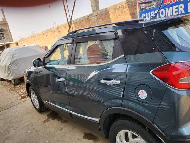 https://images10.gaadi.com/usedgaadi-sellcar/UsedCar/e596895da/e54a2581-34bc-46c2-92e8-99ff44016ca5.jpg?imwidth=6402