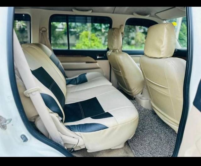 https://images10.gaadi.com/usedgaadi-sellcar/UsedCar/e596ba68a/ac90474e-cbd7-4d2d-83ff-c03d1e8f8c4b.jpeg?imwidth=6402