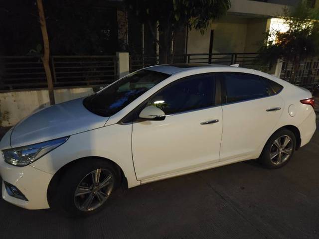 https://images10.gaadi.com/usedgaadi-sellcar/UsedCar/e596be03a/411c3328-20cb-477a-935f-8693a72d2f8e.jpg?imwidth=6401