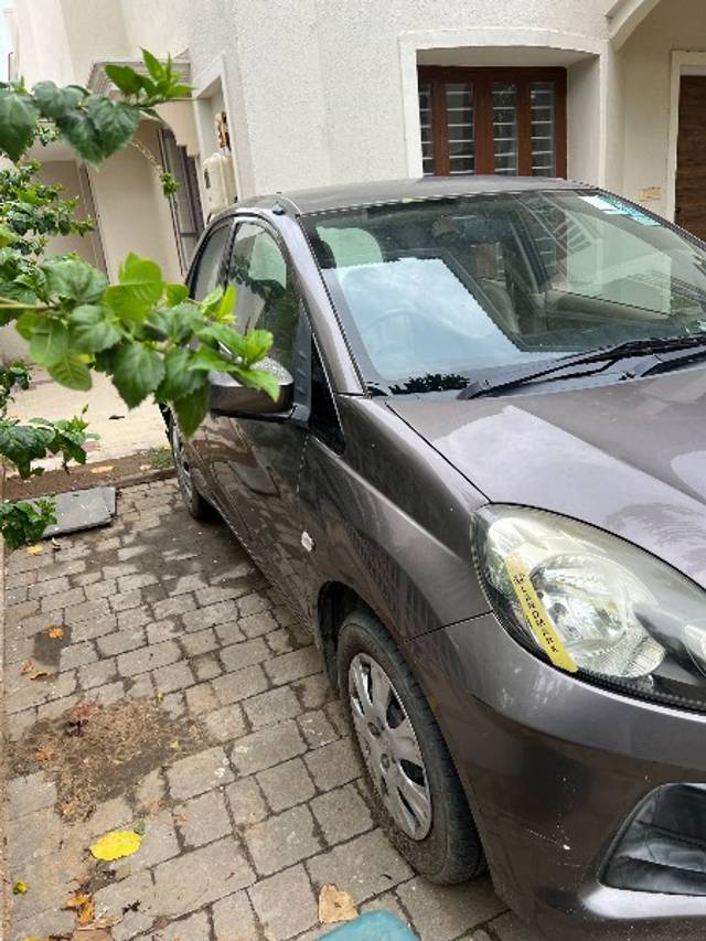 https://images10.gaadi.com/usedgaadi-sellcar/UsedCar/e59767d2a/e33e2321-9ef7-4e7f-8ee4-d4165d204b94.jpeg?imwidth=6400