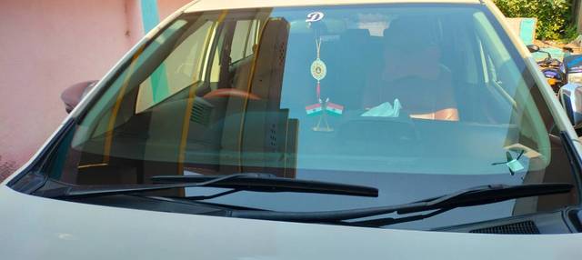https://images10.gaadi.com/usedgaadi-sellcar/UsedCar/e5977400a/5260c985-6e71-42ea-9b16-2ca919d42379.jpg?imwidth=6401