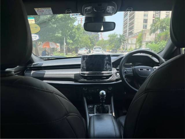 https://images10.gaadi.com/usedgaadi-sellcar/UsedCar/e5977648a/658fd4ea-a459-41ad-ab16-1760a034c586.jpg?imwidth=6402