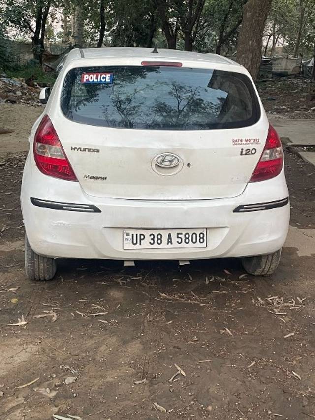 https://images10.gaadi.com/usedgaadi-sellcar/UsedCar/e597904aa/a6614814-adb7-455d-a537-67cad064e45d.jpeg?imwidth=6401