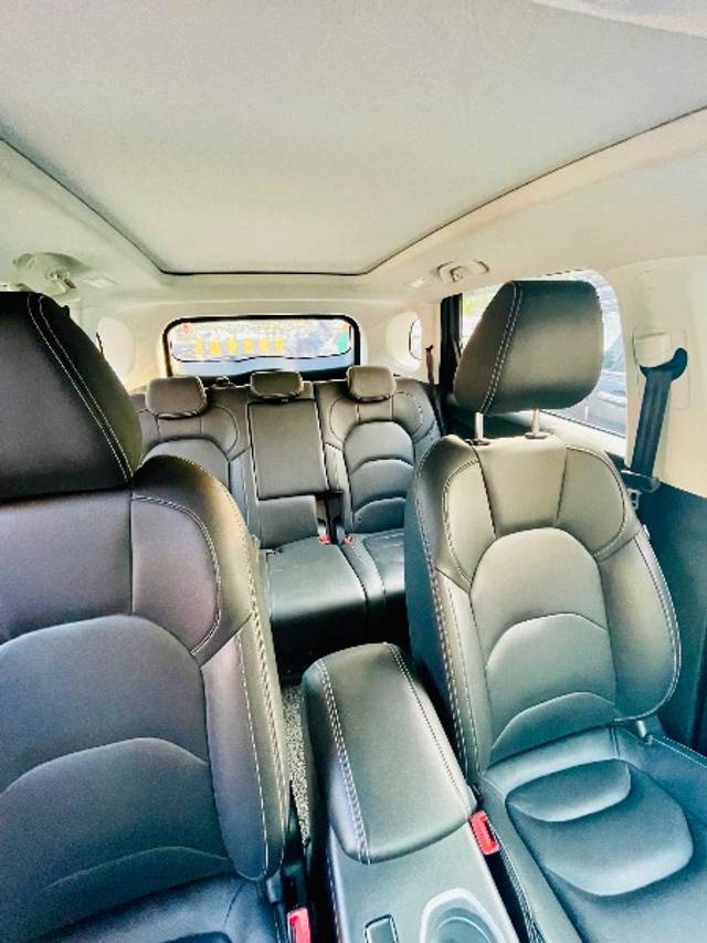https://images10.gaadi.com/usedgaadi-sellcar/UsedCar/e597a97ca/2e2bab41-8535-4ad7-a529-cbf9dd66bd7f.jpeg?imwidth=6401