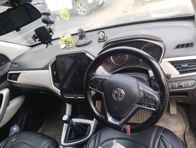 https://images10.gaadi.com/usedgaadi-sellcar/UsedCar/e597b9bda/d270f137-8a01-4f62-ae11-8c3d0bdd7985.jpg?imwidth=6401