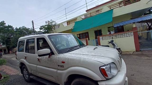 https://images10.gaadi.com/usedgaadi-sellcar/UsedCar/e597d3aca/f28fecd1-368f-49ff-958b-b13b8d709d0c.jpg?imwidth=6400