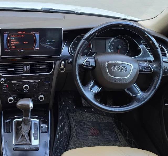 https://images10.gaadi.com/usedgaadi-sellcar/UsedCar/e597d6e3a/b4169cad-0042-4688-a489-e5c19957afd2.jpeg?imwidth=6402