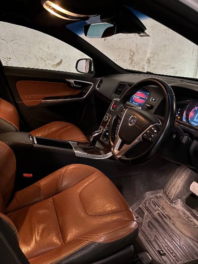 https://images10.gaadi.com/usedgaadi-sellcar/UsedCar/e597dda9a/1e052734-6b48-492b-97a0-d4caf462255c.jpeg?imwidth=6402