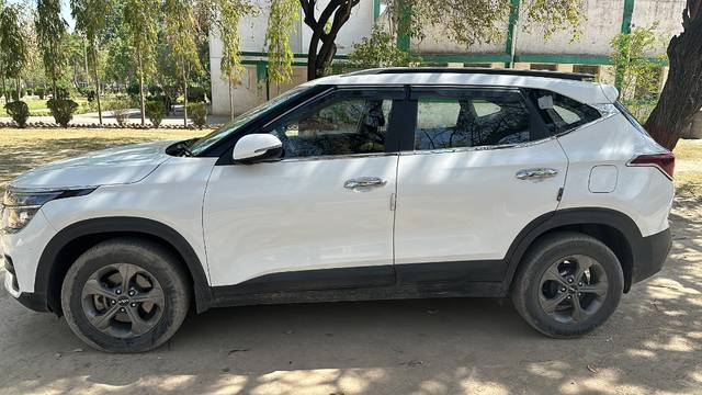https://images10.gaadi.com/usedgaadi-sellcar/UsedCar/e597ef7da/6c7a2291-7f5f-4c6d-8088-3b2e52c8ec3e.jpeg?imwidth=6402